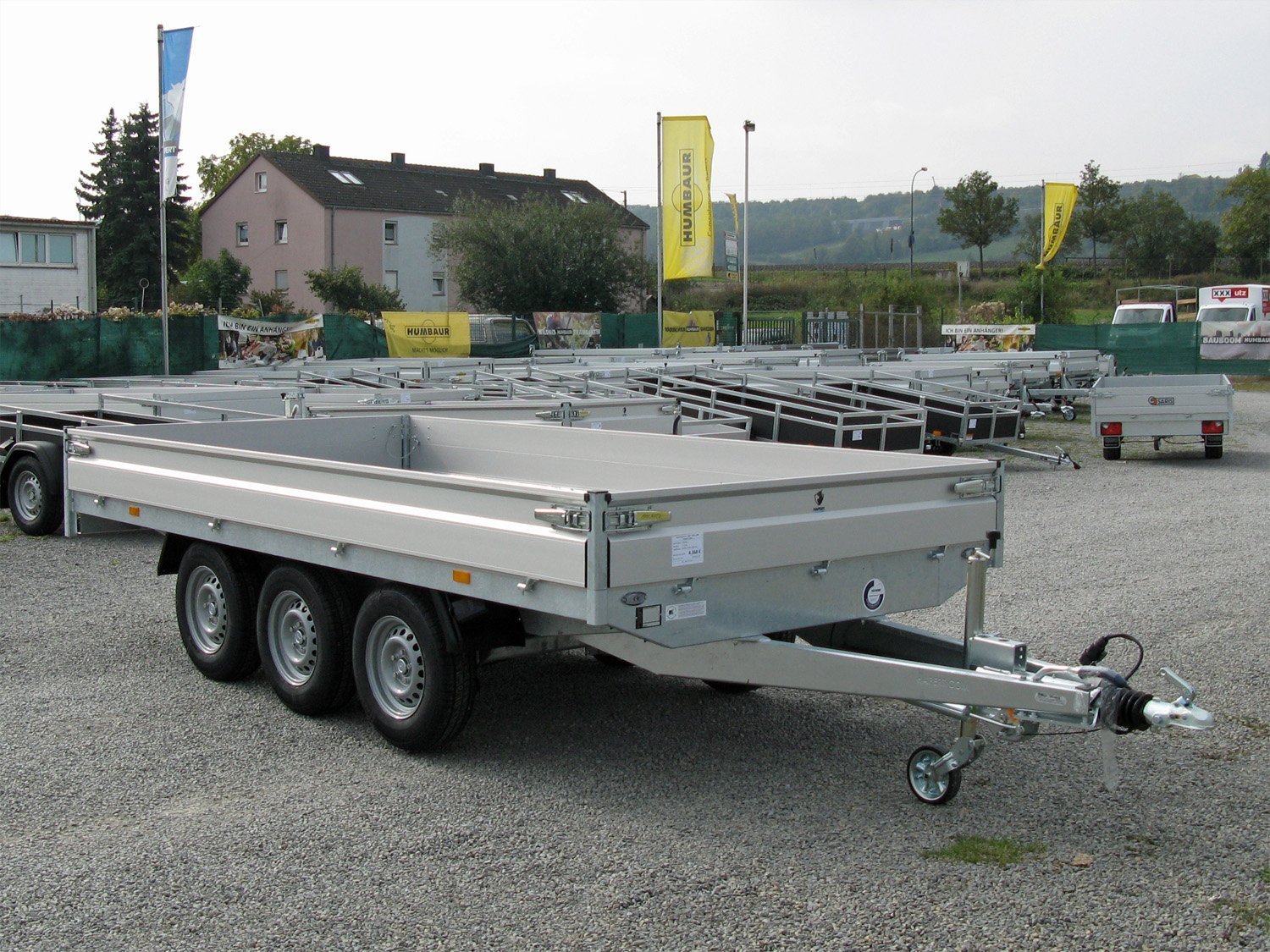 990cc4542b939a4b022248666a124fc1.jpg Hapert Azure H-3 - 3500 - 4550 x 2000 3-Achser Tridem – Bild 1