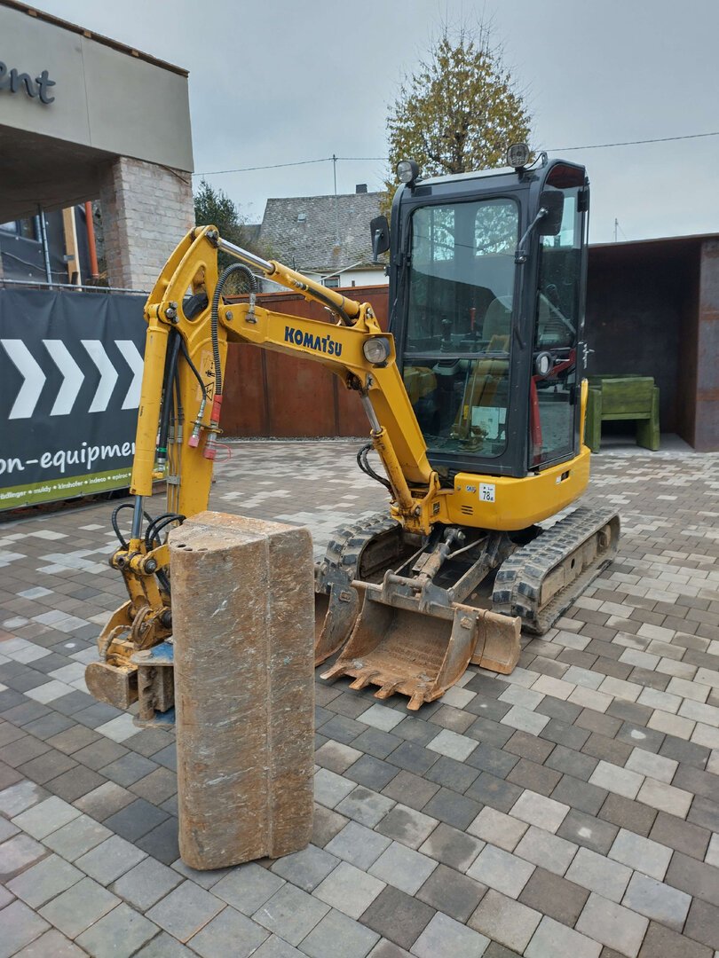 IMG-20241115-153928-MP.jpg KOMATSU PC16R-3HS - Minibagger mit Tilt | Gebrauchtgerät – Bild 1