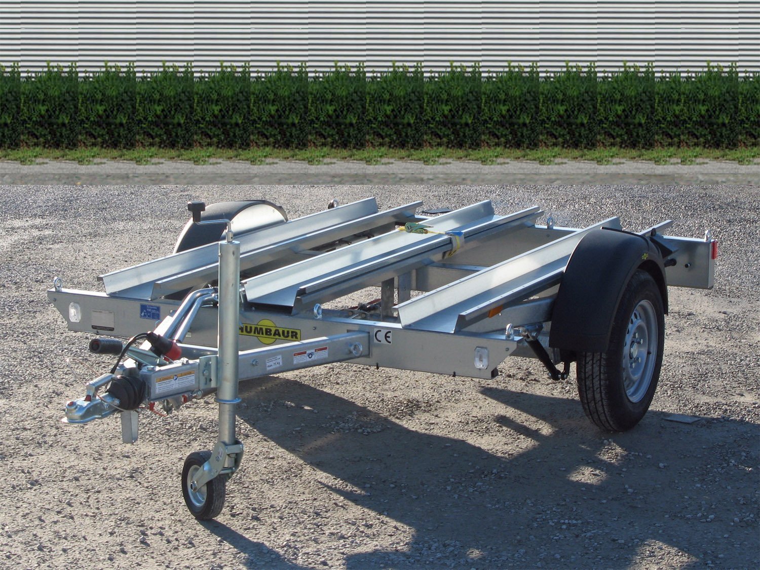 e8964b9a2e065b1067f99ff74fcdb449.jpg Humbaur HM102113 Motorradtransporter mit 3 Motorradschienen – Bild 1